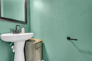 5338 CJ Walker Ln, Houston, TX 77048 - Photo 17