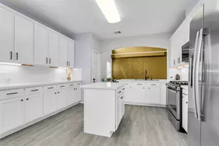 5338 CJ Walker Ln, Houston, TX 77048 - Photo 13