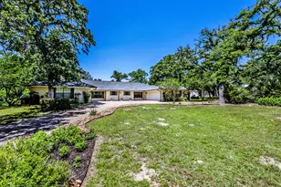 67 Fairway Dr, Hilltop Lakes, TX 77871 - Photo 5