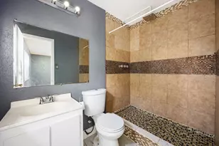 5831 Longforest Dr, Houston, TX 77088 - Photo 17