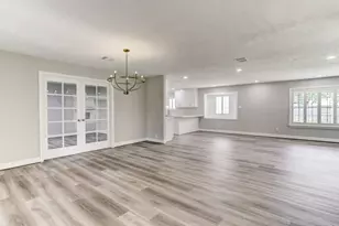 11006 Wickersham Ln, Houston, TX 77042 - Photo 5