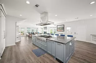 242 Isles End Rd, Tiki Island, TX 77554 - Photo 7