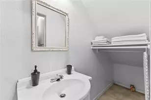 2509 Whitney St, Houston, TX 77006 - Photo 19