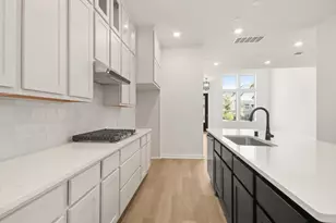 329 Fields Ln, Montgomery, TX 77316 - Photo 5