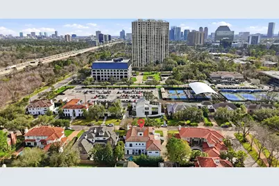 8614 Pasture View Lane, Houston, TX 77024 - Photo 45