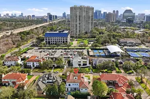 8614 Pasture View Ln, Houston, TX 77024 - Photo 45