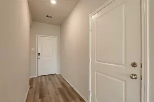 217 Rockbridge Dr, Huntsville, TX 77340 - Photo 3