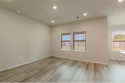 217 Rockbridge Drive, Huntsville, TX 77340 - Photo 5
