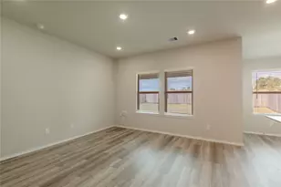 217 Rockbridge Dr, Huntsville, TX 77340 - Photo 5