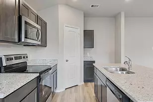 217 Rockbridge Dr, Huntsville, TX 77340 - Photo 5