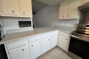 6373 S Briar Bayou Dr, Houston, TX 77072 - Photo 3