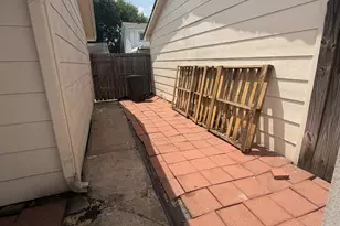 6373 S Briar Bayou Dr, Houston, TX 77072 - Photo 39
