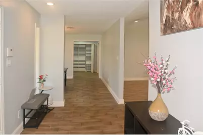 5254 N Braeswood Boulevard, Houston, TX 77096 - Photo 9