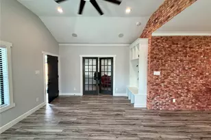 1914 Elysian St, Houston, TX 77026 - Photo 9