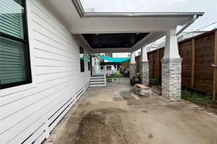 1914 Elysian St, Houston, TX 77026 - Photo 5