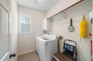 6 W Prairie Dawn Cir, The Woodlands, TX 77385 - Photo 19