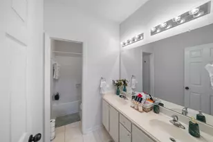 6 W Prairie Dawn Cir, The Woodlands, TX 77385 - Photo 13