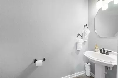 6 W Prairie Dawn Circle, The Woodlands, TX 77385 - Photo 11