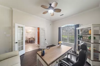 6 W Prairie Dawn Circle, The Woodlands, TX 77385 - Photo 3