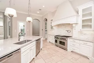 11910 Heritage Ln, Houston, TX 77024 - Photo 17