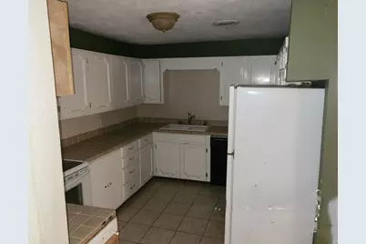 21788 Interstate Highway 10, Vidor, TX 77662 - Photo 9