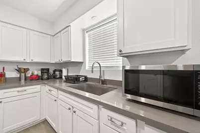 229 Austin Street, Angleton, TX 77515 - Photo 17