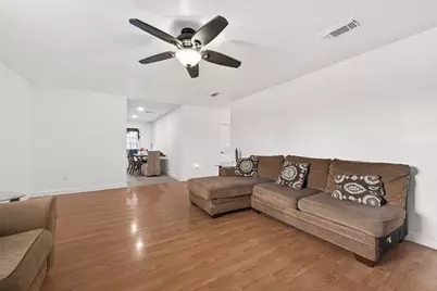 229 Austin Street, Angleton, TX 77515 - Photo 9