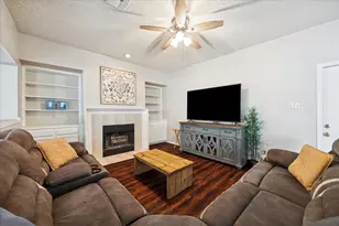 1211 Woodchase Dr, Pearland, TX 77581 - Photo 9