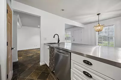 3131 Southwest Freeway #C26, Houston, TX 77098 - Photo 7