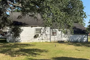 303 5th St, Louise, TX 77455 - Photo 29