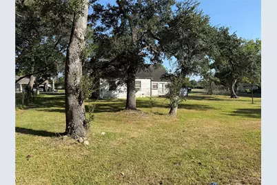 303 5th Street, Louise, TX 77455 - Photo 23