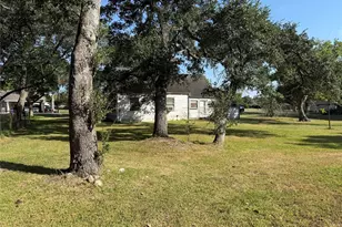 303 5th St, Louise, TX 77455 - Photo 23