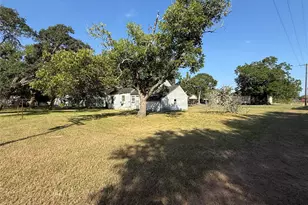 303 5th St, Louise, TX 77455 - Photo 25
