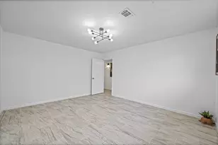 11823 S Willow Cir, Houston, TX 77071 - Photo 25