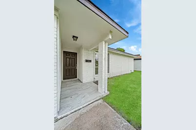 11823 S Willow Circle, Houston, TX 77071 - Photo 5