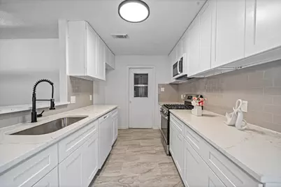 11823 S Willow Circle, Houston, TX 77071 - Photo 15