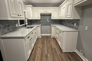 5218 Cortelyou Ln, Houston, TX 77021 - Photo 3