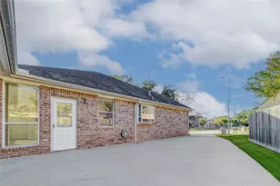 7903 S Wellington Ct, Houston, TX 77055 - Photo 39