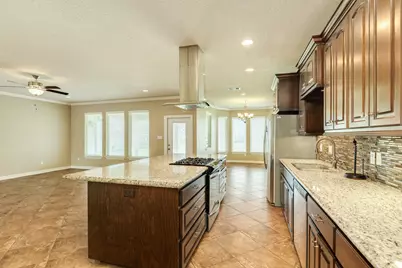 238 Creekside Lane, Lake Jackson, TX 77566 - Photo 11