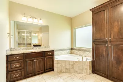 238 Creekside Lane, Lake Jackson, TX 77566 - Photo 15