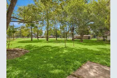 290 E Smith St, Sour Lake, TX 77659 - Photo 7