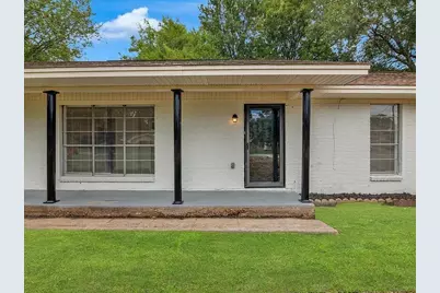 290 E Smith St, Sour Lake, TX 77659 - Photo 5