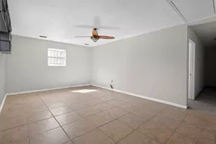 11831 Bee Ln, Houston, TX 77067 - Photo 11