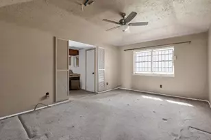 11831 Bee Ln, Houston, TX 77067 - Photo 17