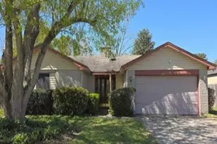 11831 Bee Ln, Houston, TX 77067 - Photo 1