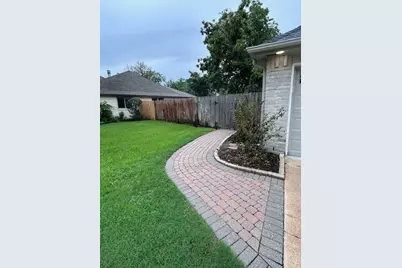 705 Balmoral Court, Friendswood, TX 77546 - Photo 9
