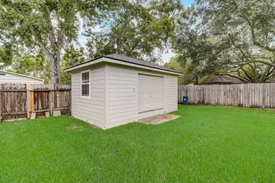 705 Balmoral Court, Friendswood, TX 77546 - Photo 33