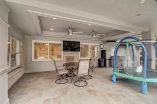 705 Balmoral Ct, Friendswood, TX 77546 - Photo 23
