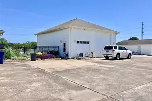 620 34th St N, Texas City, TX 77590 - Photo 7