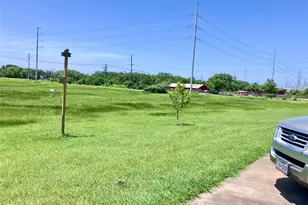 620 34th St N, Texas City, TX 77590 - Photo 5